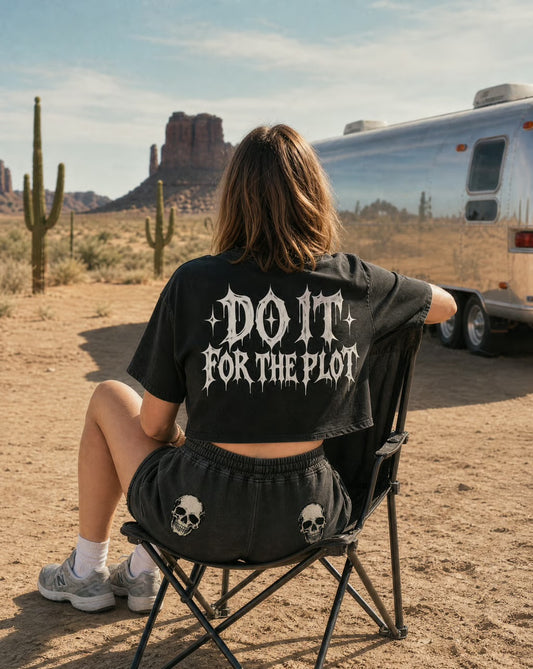 Do it for the plot skull Crop Tee