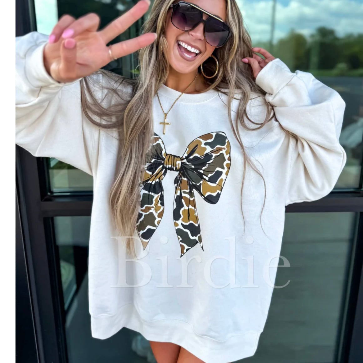 Duck Camo Bow Natural Graphic Crewneck