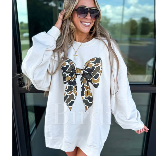 Duck Camo Bow Natural Graphic Crewneck