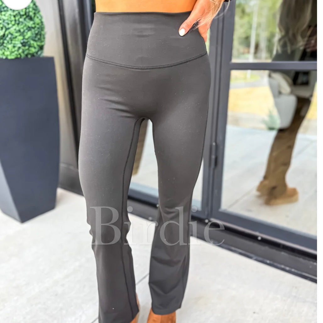 BIRDIE PREORDER Yoga Pants in Black