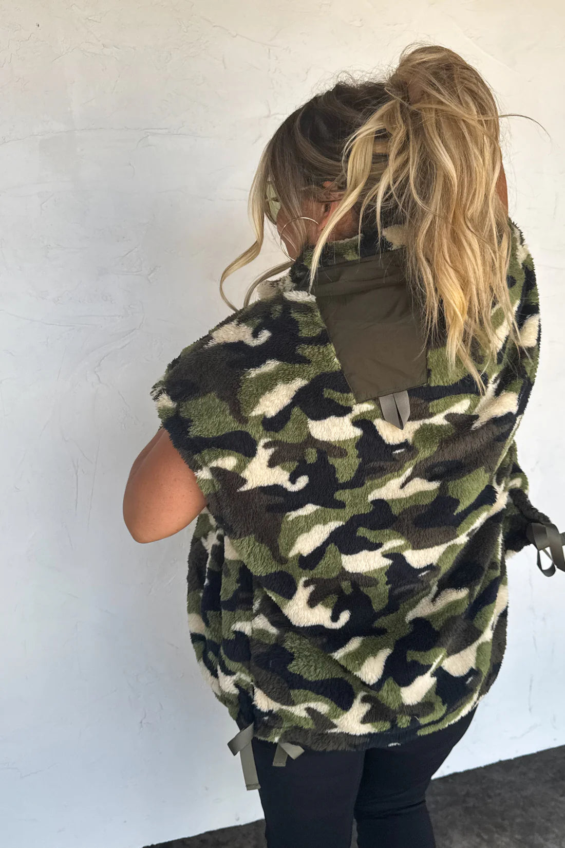 PREORDER- LINDEN SHERPA VEST JACKET