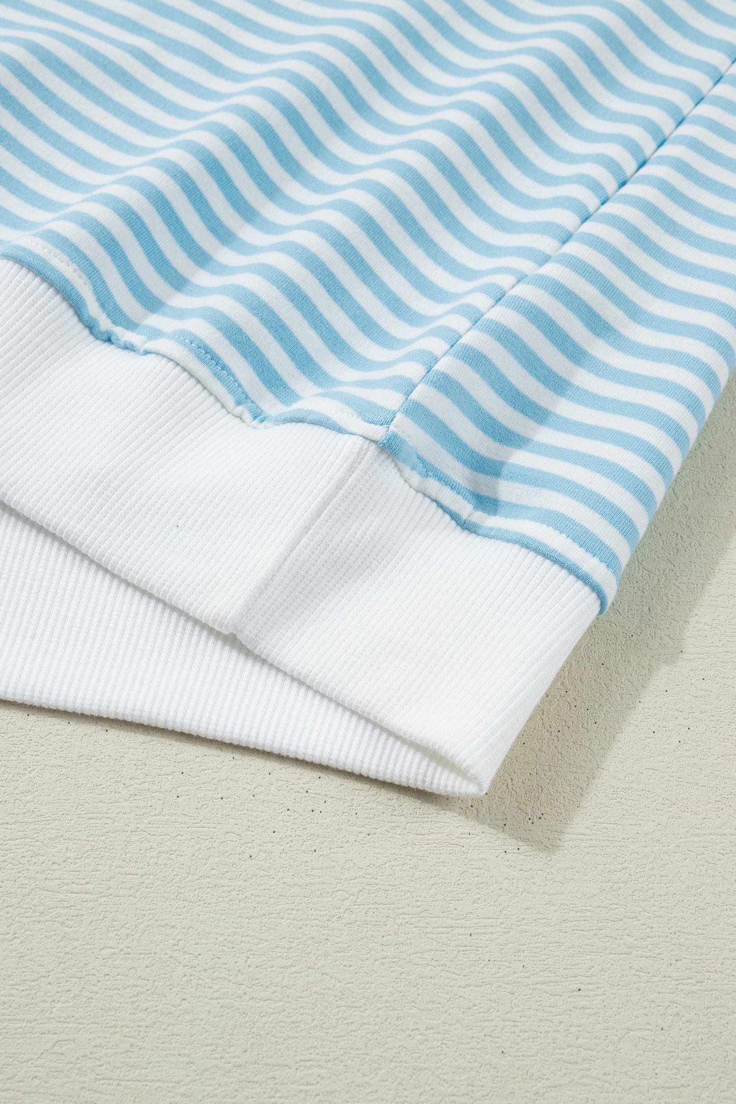 Green Stripe Cuffed Sleeve Contrast Mock Neck Tee Casual 2pcs Short Set